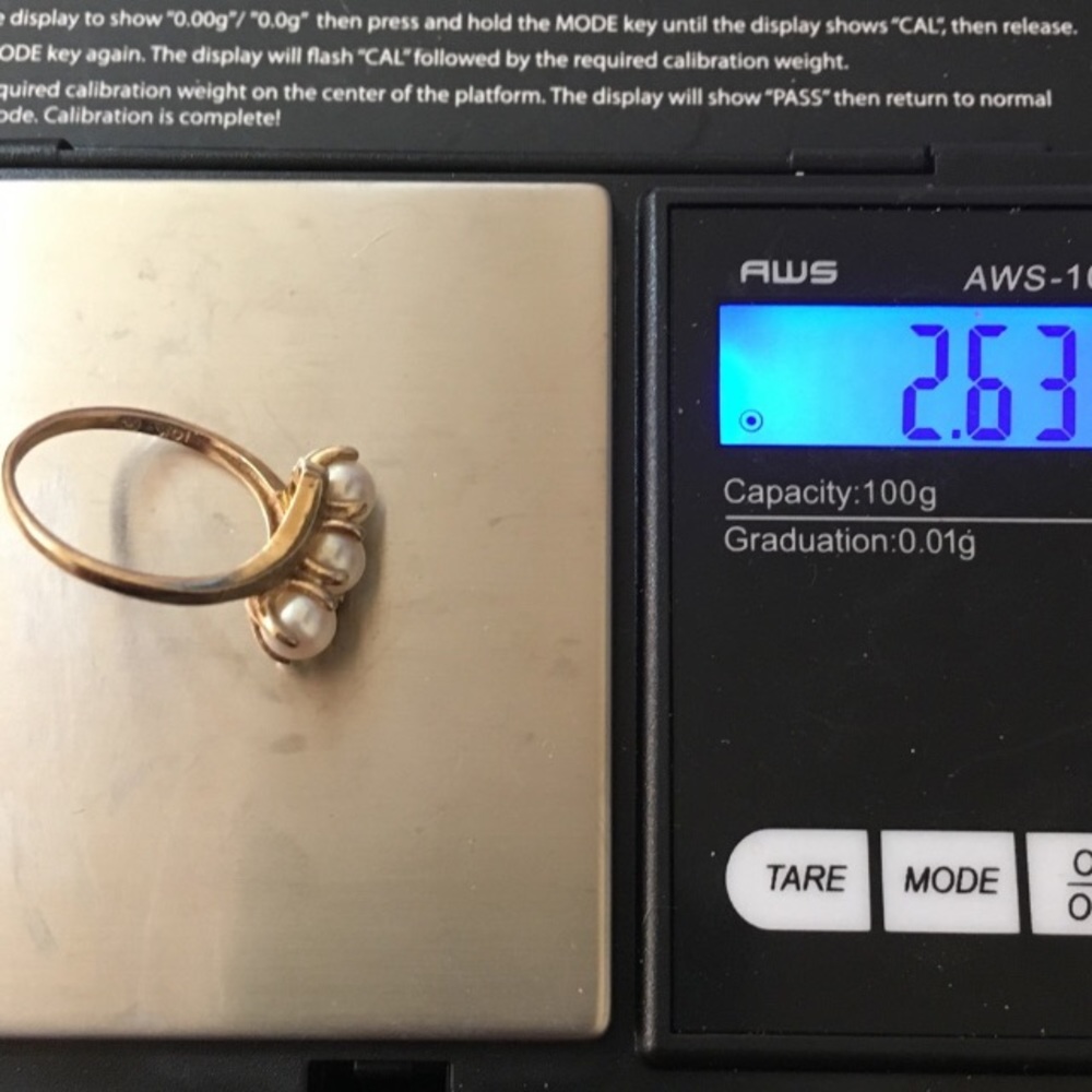 VINTAGE TRIPLE PEARL SOLID GOLD RING - Picture 5 of 7